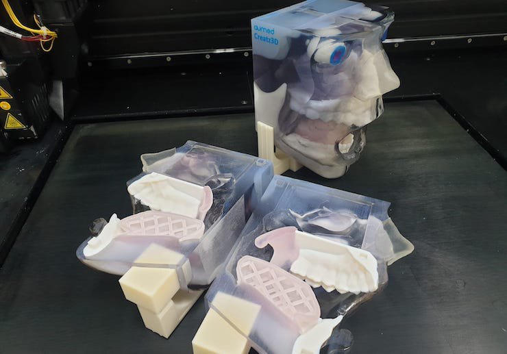 3D_printed_medical_manikin_creatz3d_1.jpg