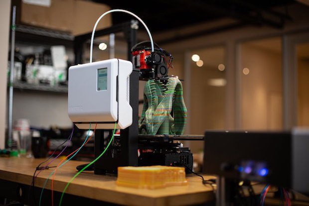 The Palette 2 hooked up to a Makergear M3 3D printer.
