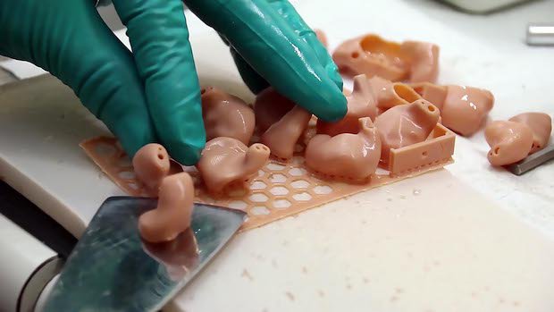 Phonak-Hearing-Aids-shell-removal.jpg